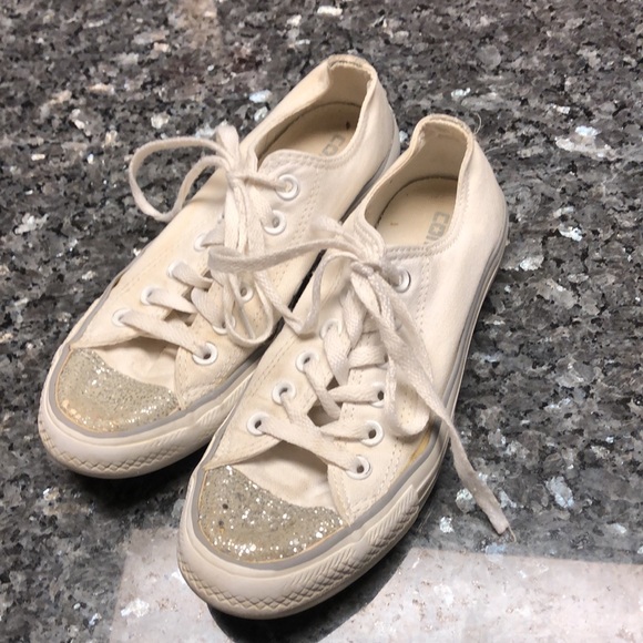 Converse All-Star Chuck Taylor Lo Glitter Toe Sneakers - 2 - Picture 1 of 17